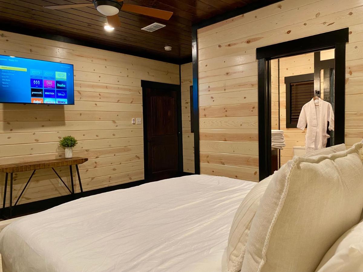New Luxury Cabin, Hot Tub, Forest Views,Hotel Style Amenities 브로큰보우 외부 사진