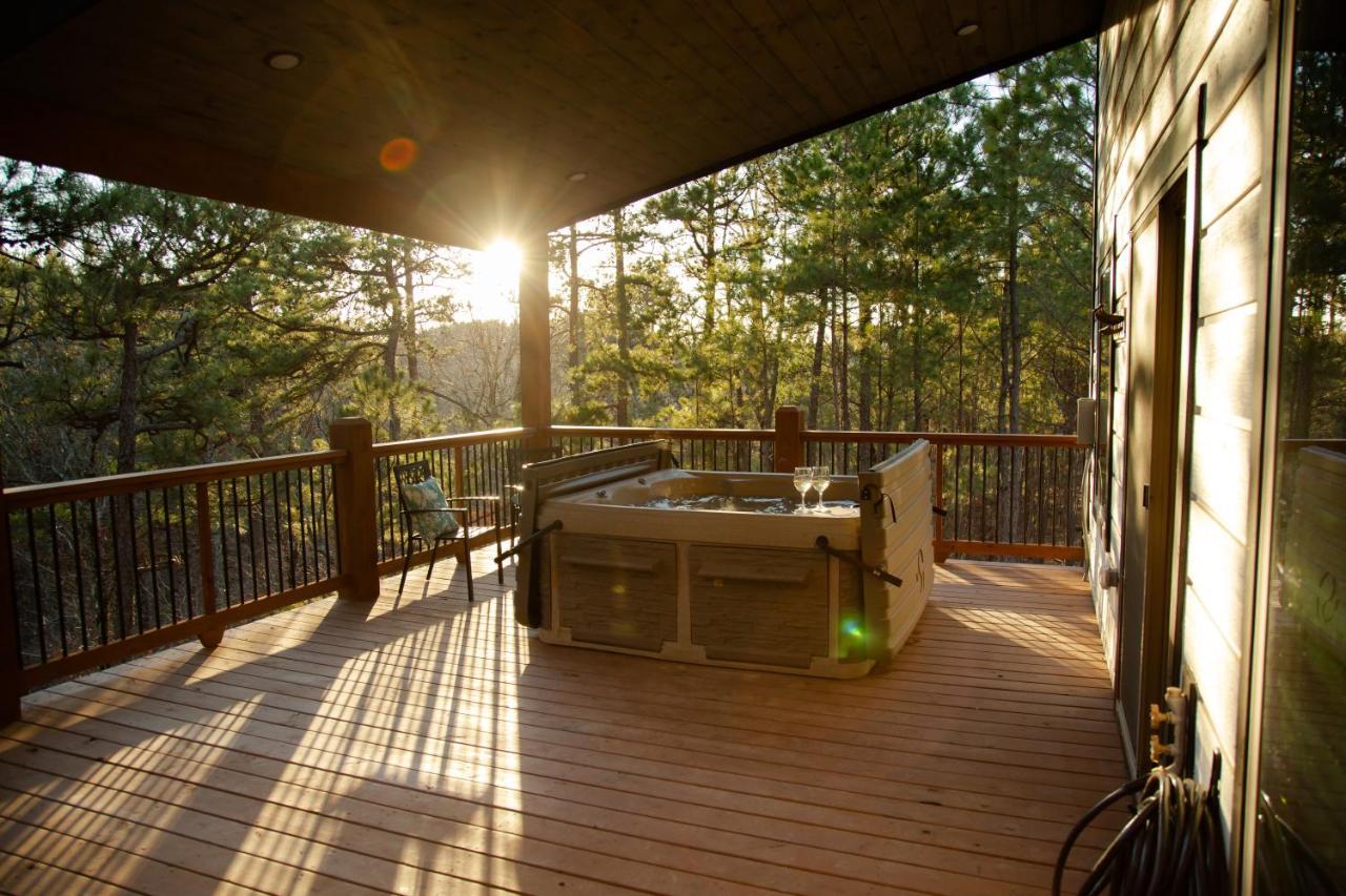 New Luxury Cabin, Hot Tub, Forest Views,Hotel Style Amenities 브로큰보우 외부 사진