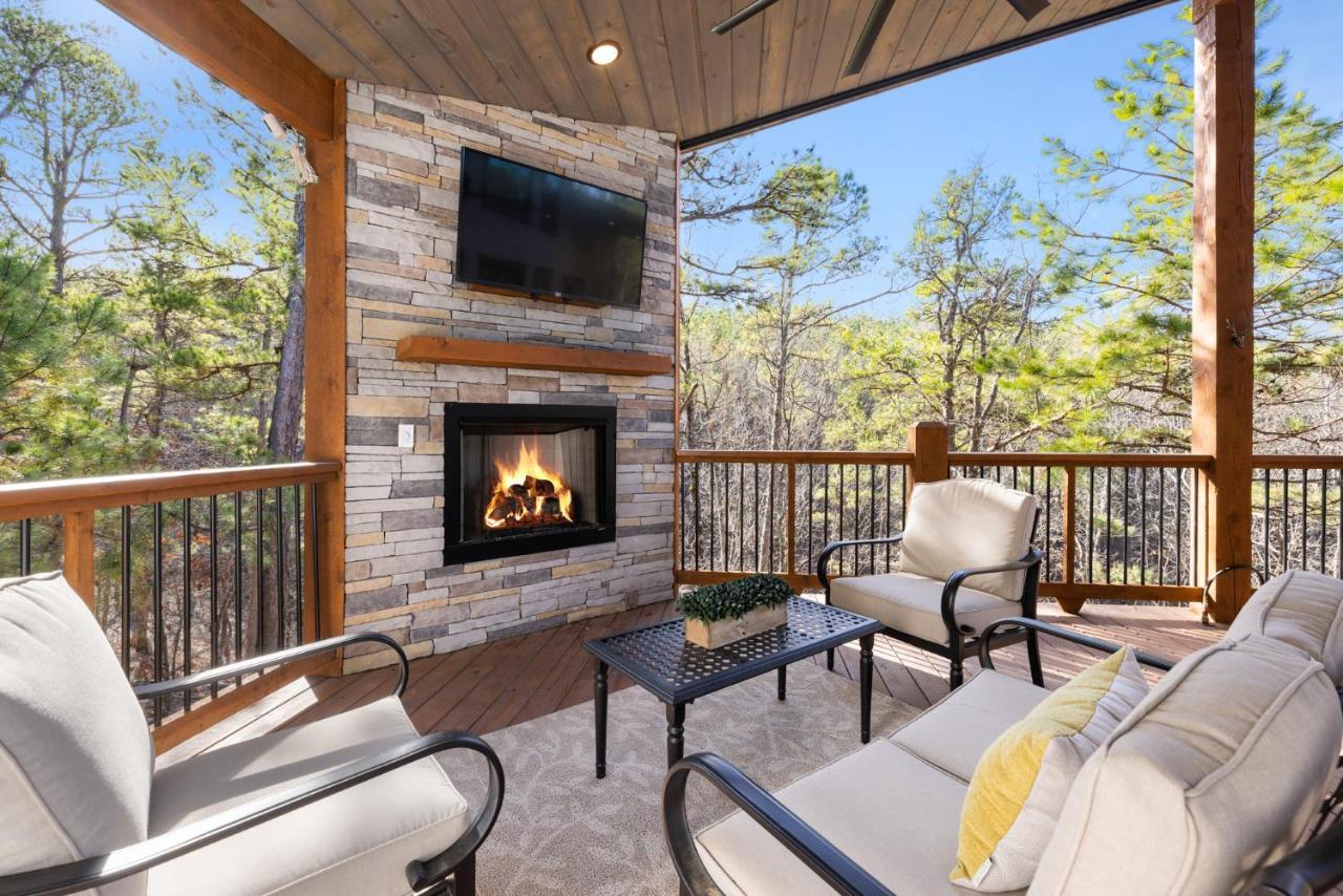 New Luxury Cabin, Hot Tub, Forest Views,Hotel Style Amenities 브로큰보우 외부 사진