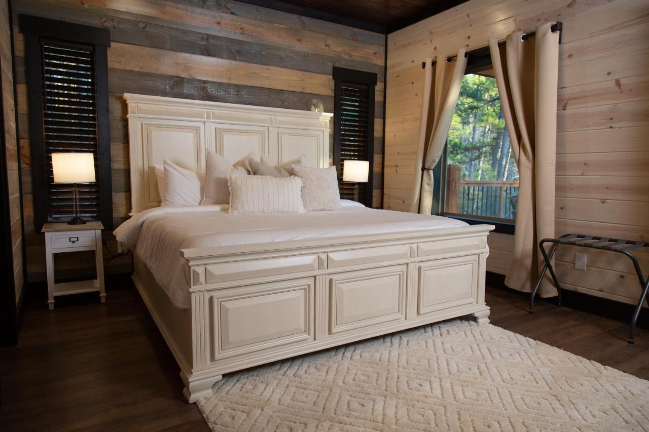 New Luxury Cabin, Hot Tub, Forest Views,Hotel Style Amenities 브로큰보우 외부 사진