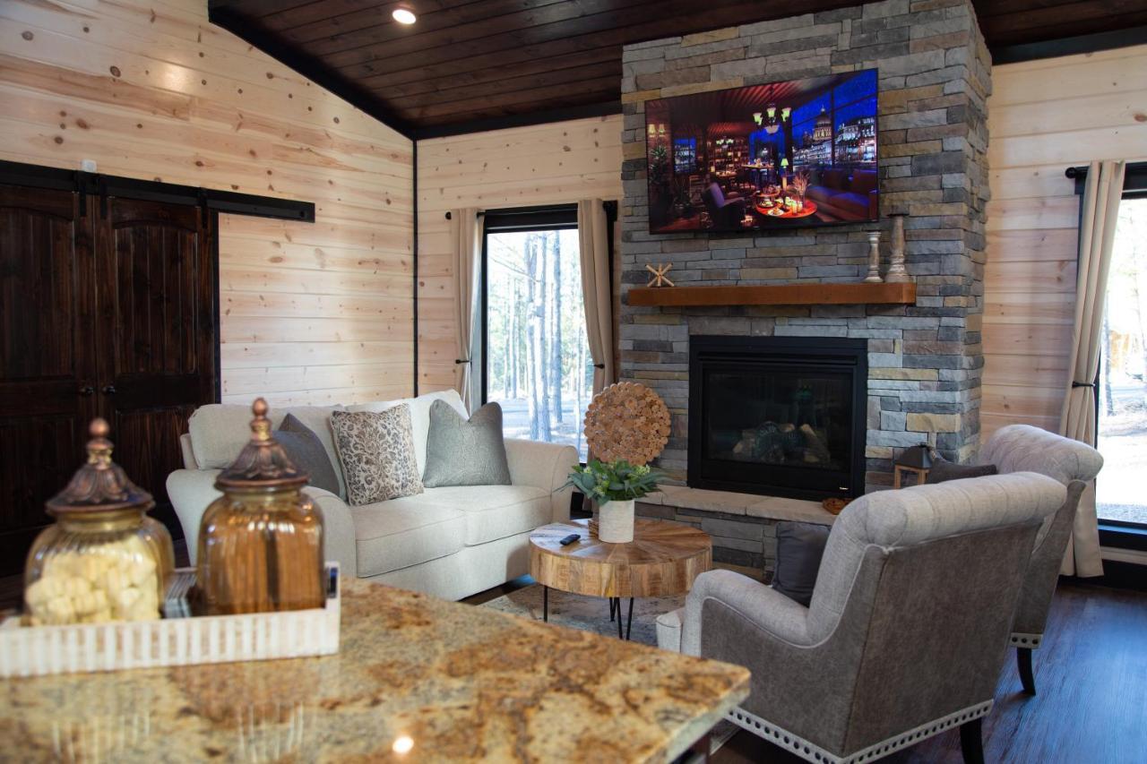 New Luxury Cabin, Hot Tub, Forest Views,Hotel Style Amenities 브로큰보우 외부 사진