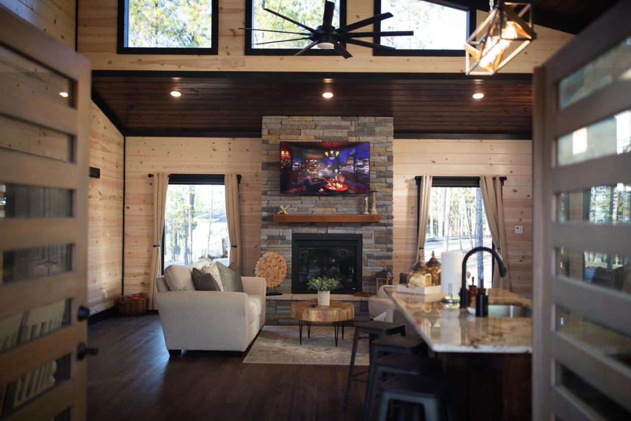 New Luxury Cabin, Hot Tub, Forest Views,Hotel Style Amenities 브로큰보우 외부 사진