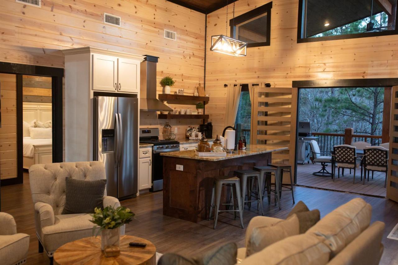New Luxury Cabin, Hot Tub, Forest Views,Hotel Style Amenities 브로큰보우 외부 사진