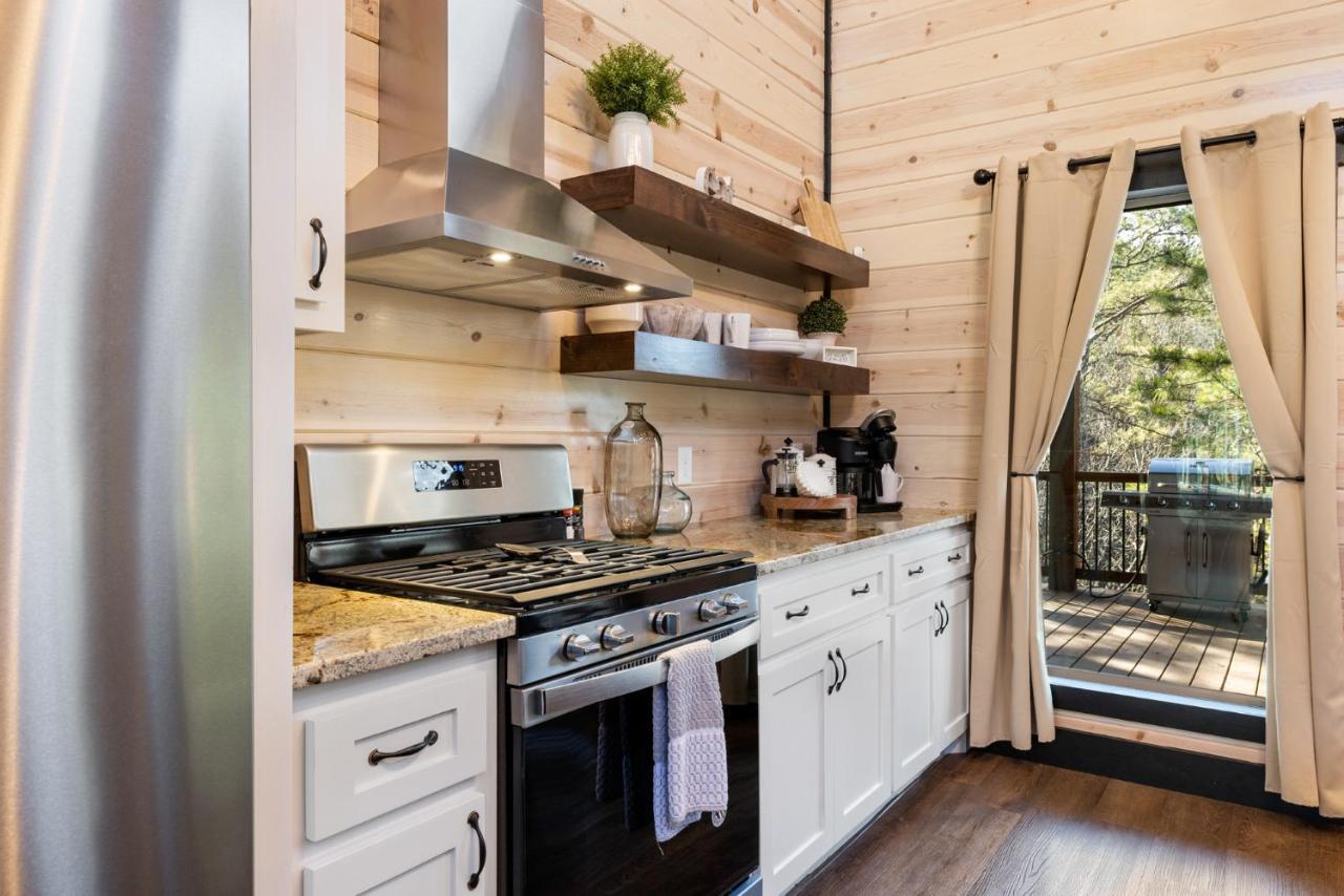 New Luxury Cabin, Hot Tub, Forest Views,Hotel Style Amenities 브로큰보우 외부 사진