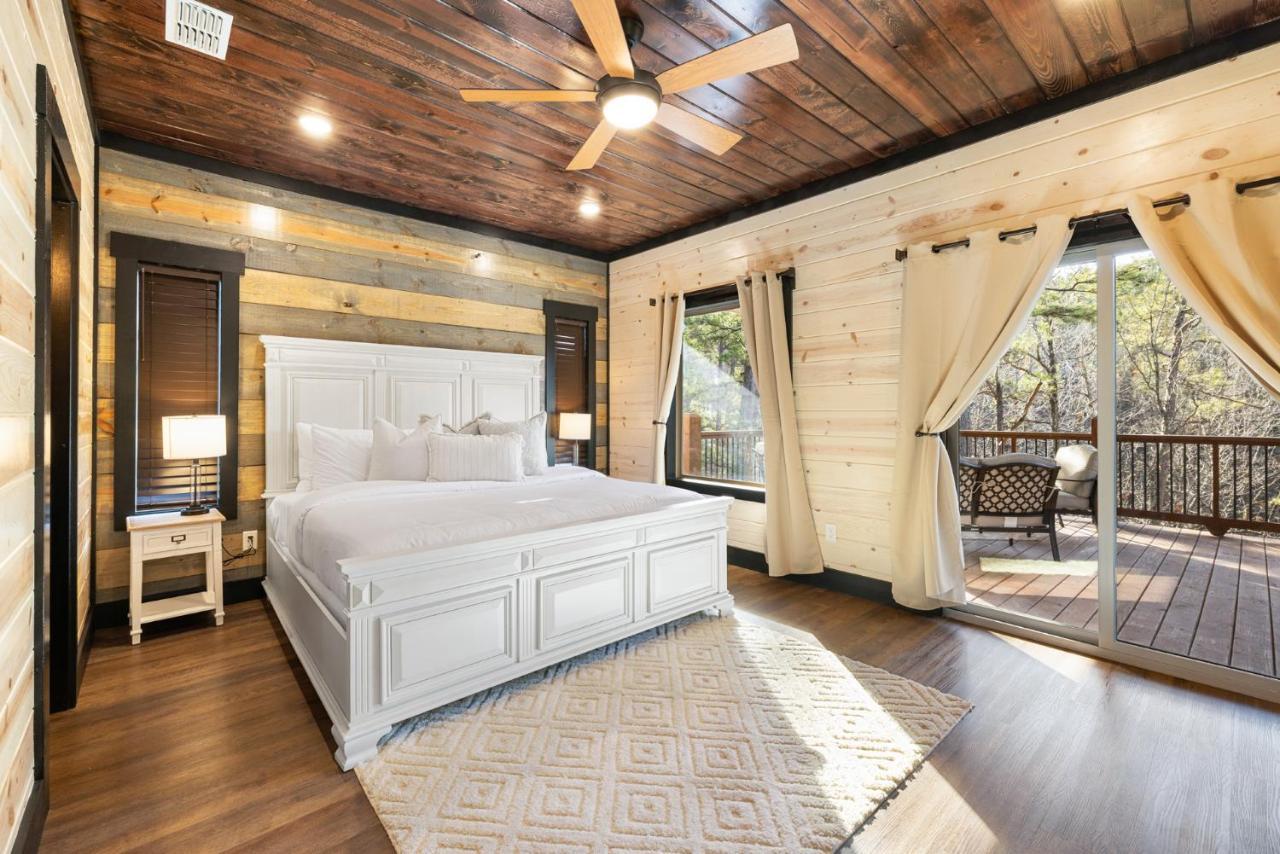 New Luxury Cabin, Hot Tub, Forest Views,Hotel Style Amenities 브로큰보우 외부 사진